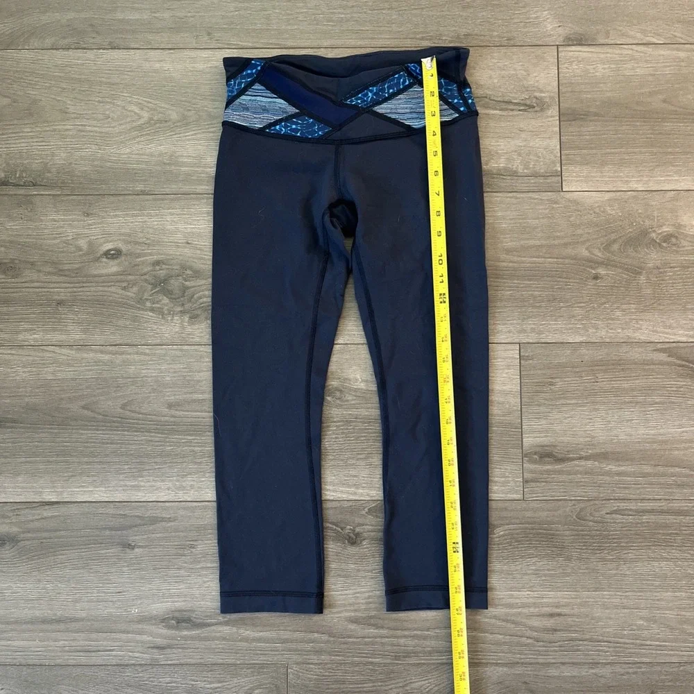 Lululemon Womens Sz 4 Capri Leggings Dark Blue